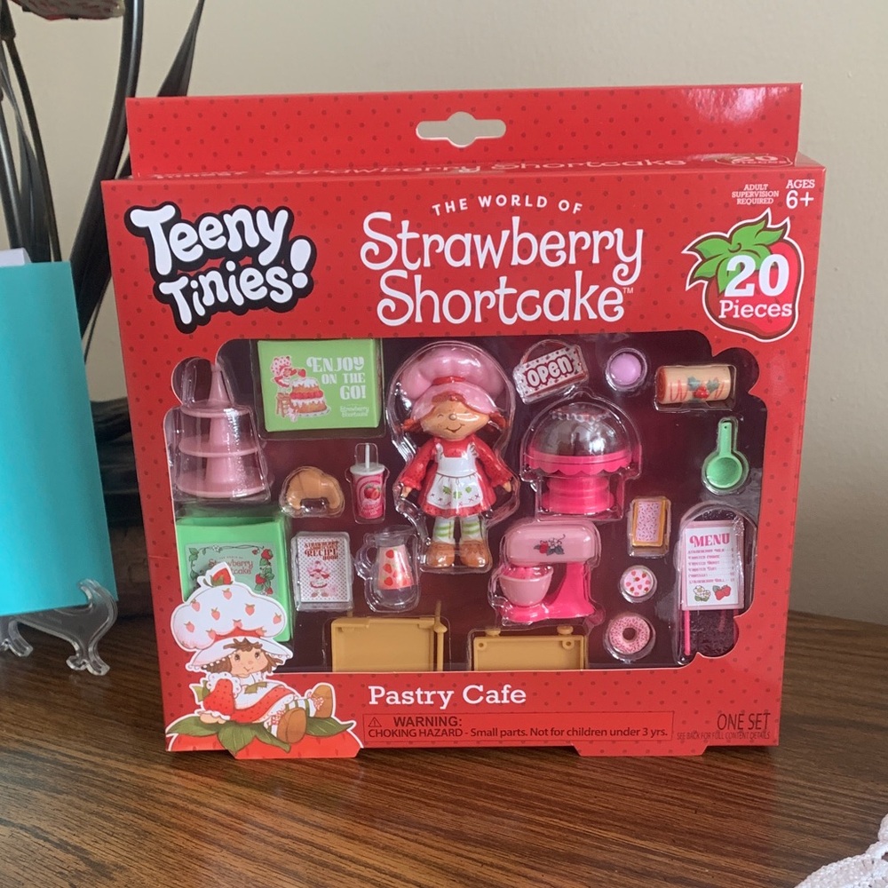 Strawberry Shortcake Pastry Cafe Playset 69